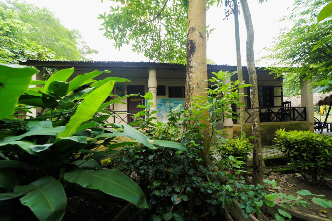 Chitwan Gaida Lodge - Animal Lovers & Birdwatchers Paradise Sauraha Exterior photo