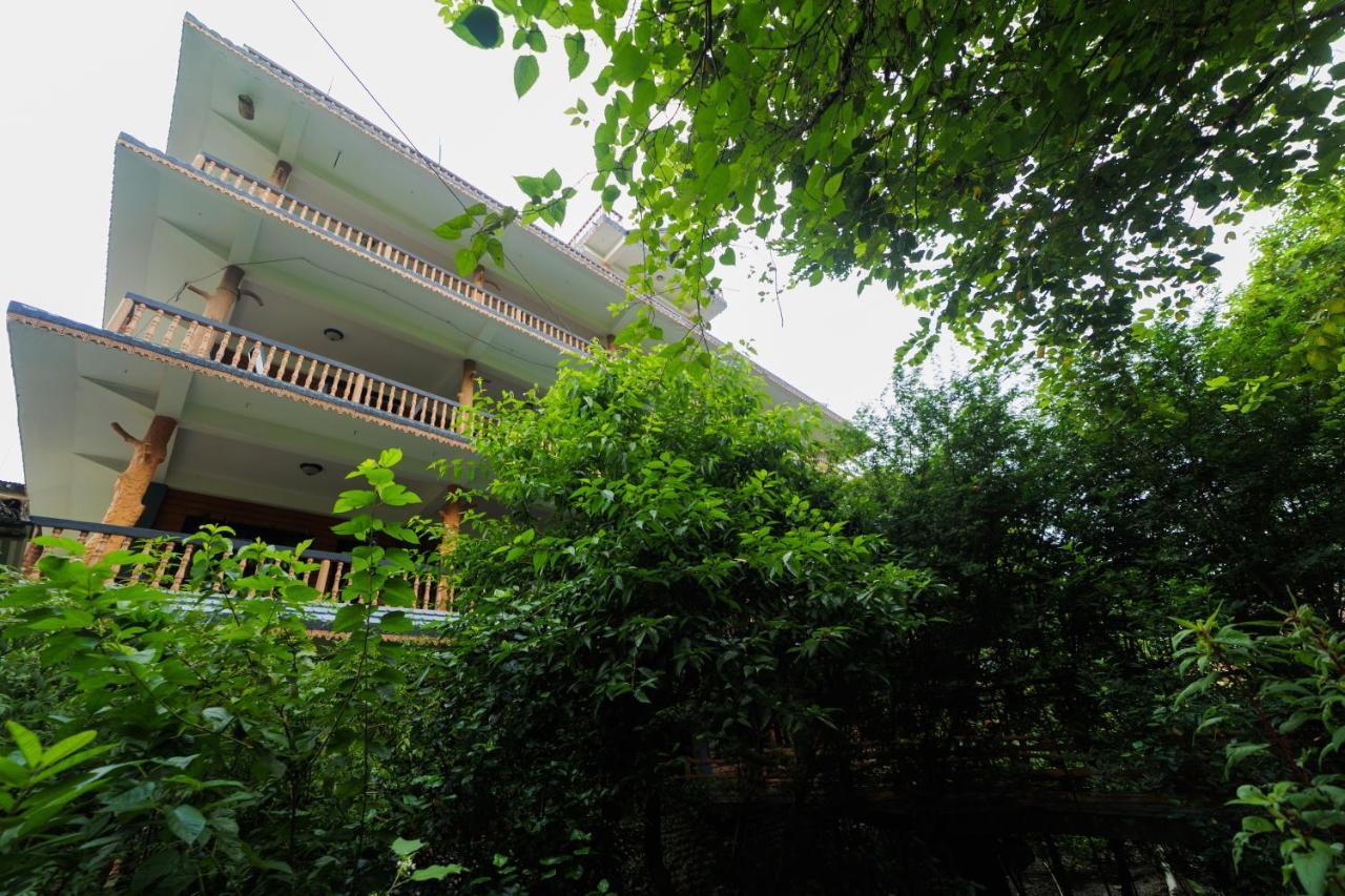 Chitwan Gaida Lodge - Animal Lovers & Birdwatchers Paradise Sauraha Exterior photo