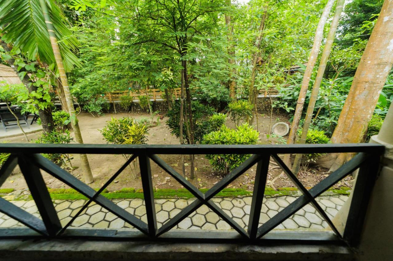 Chitwan Gaida Lodge - Animal Lovers & Birdwatchers Paradise Sauraha Exterior photo