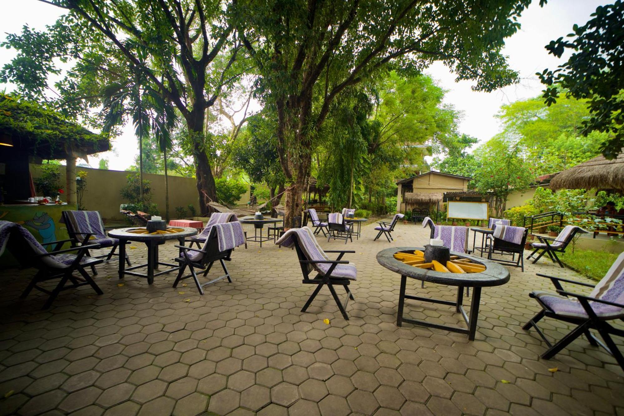 Chitwan Gaida Lodge - Animal Lovers & Birdwatchers Paradise Sauraha Exterior photo