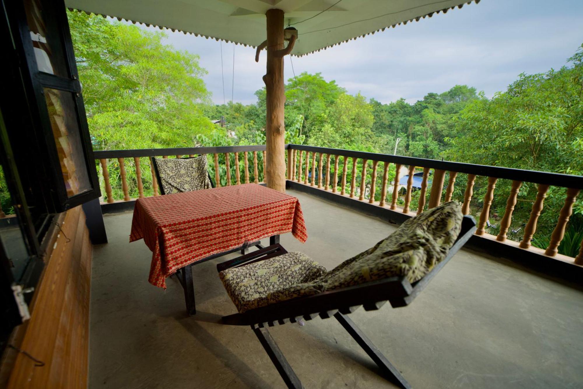 Chitwan Gaida Lodge - Animal Lovers & Birdwatchers Paradise Sauraha Exterior photo