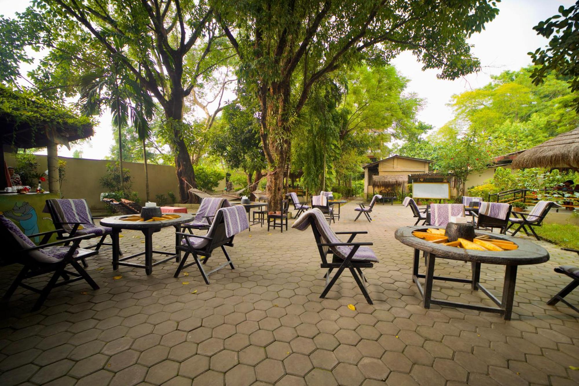 Chitwan Gaida Lodge - Animal Lovers & Birdwatchers Paradise Sauraha Exterior photo